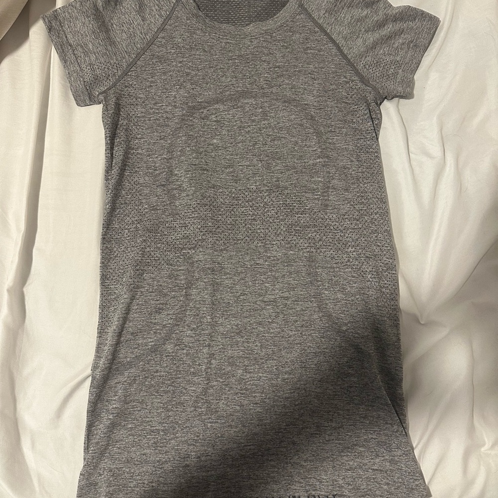 lululemon athletica Gray Short Sleeve Tee